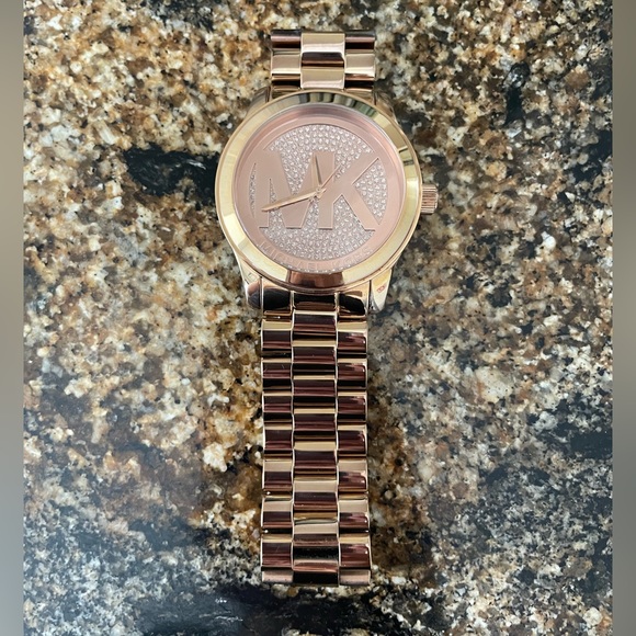 Michael Kors Watch - Picture 5 of 9